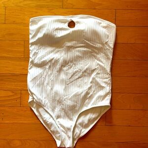 White one piece Strapless swimsuit
